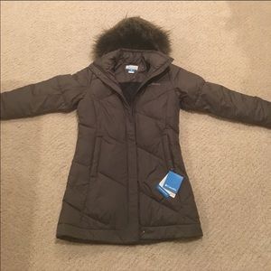 Columbia faux fur hood winter parka puffer jacket